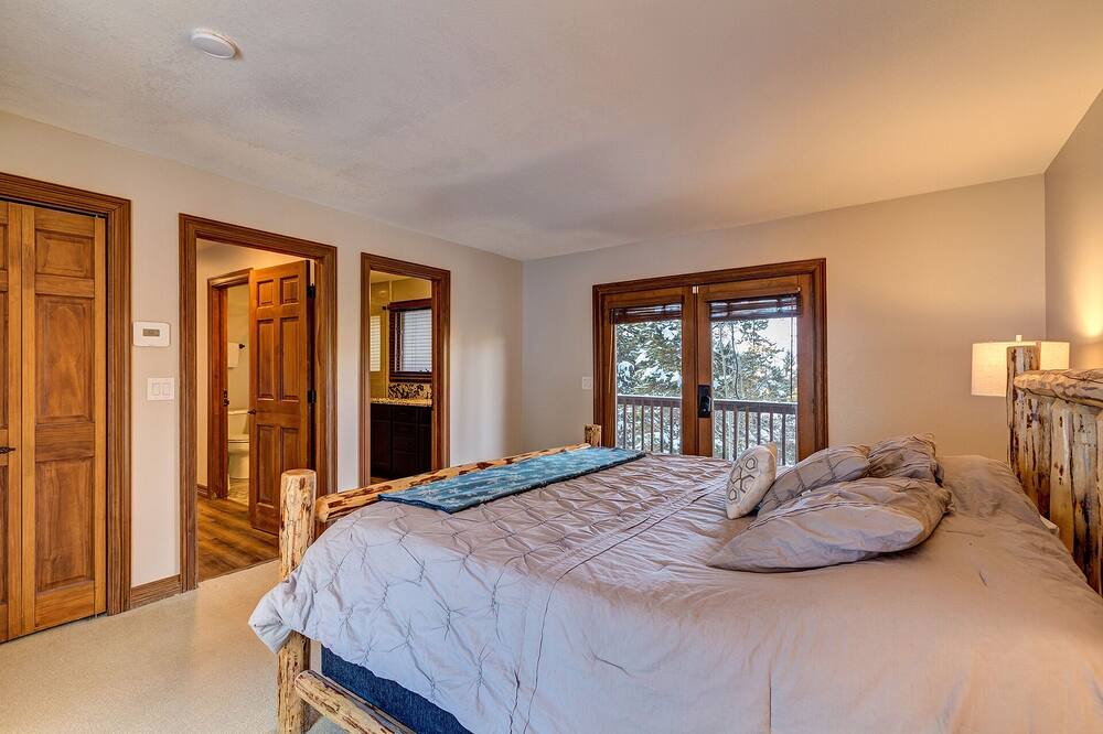 Photo of Bedroom in Breckenridge Heights