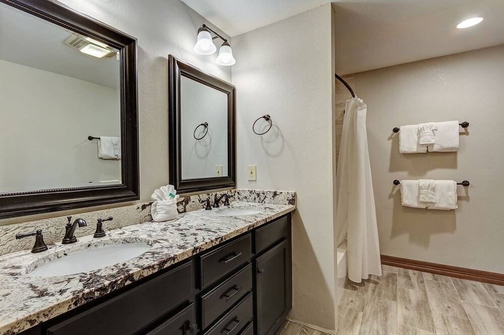 Photo of Bathroom in Breckenridge Heights