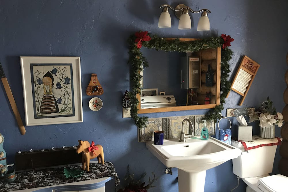 Photo of Bathroom in Oak Creek