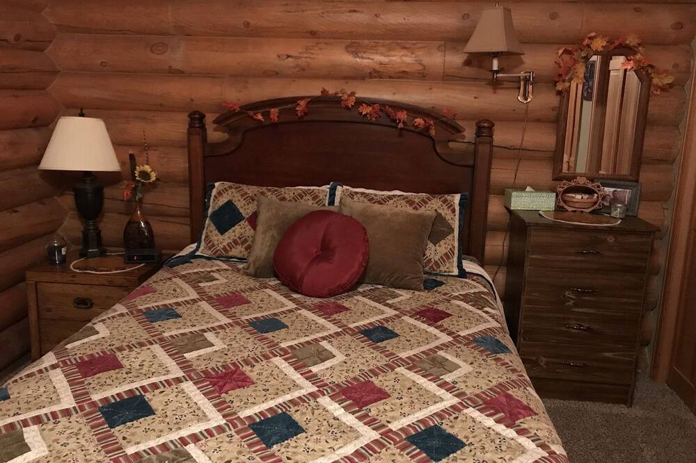 Photo of Bedroom in Oak Creek