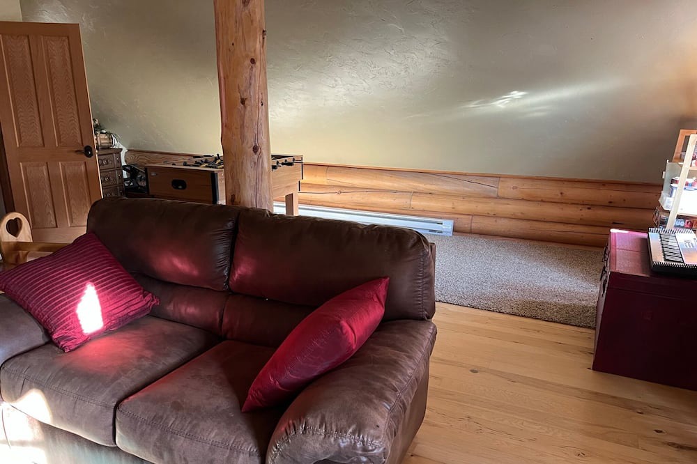 Photo of Livingroom in Oak Creek