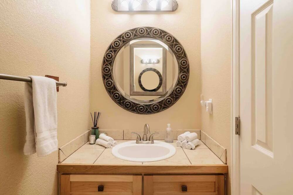 Photo of Bathroom in Curtis Park