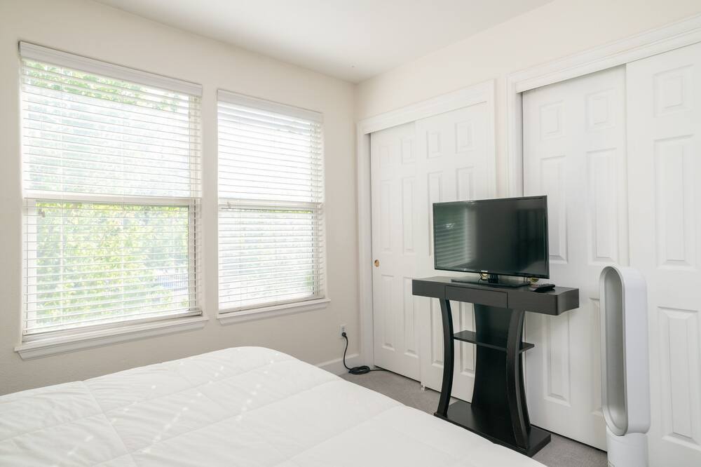 Photo of Bedroom in Curtis Park