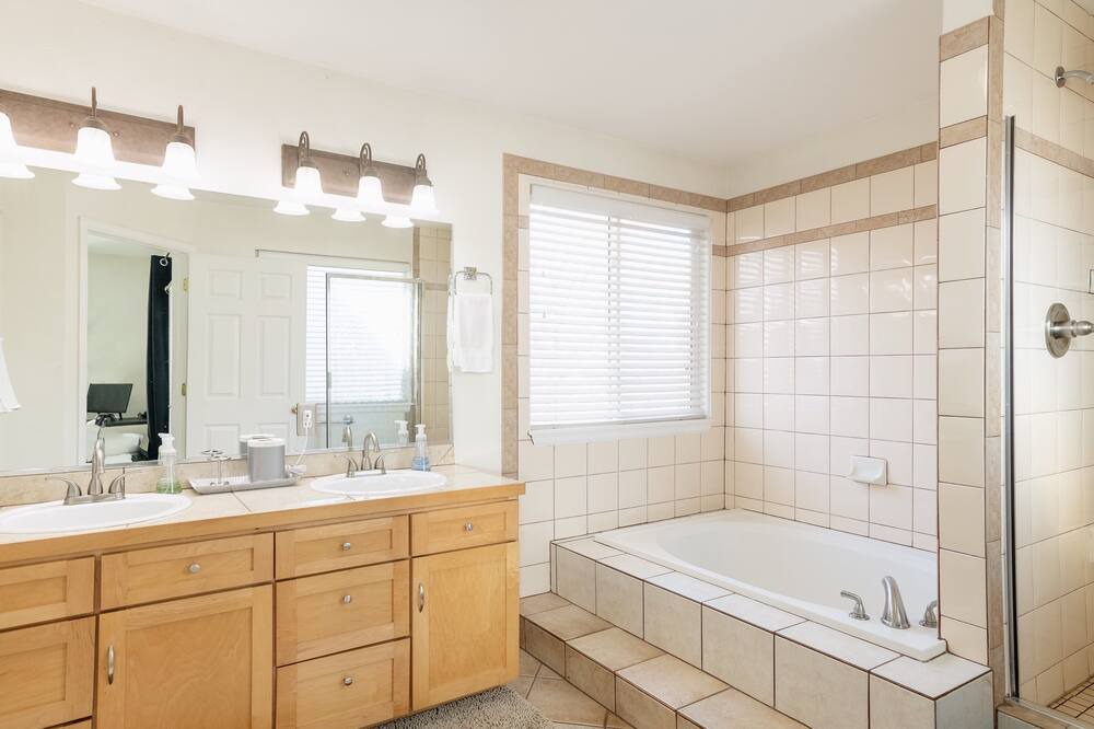 Photo of Bathroom in Curtis Park