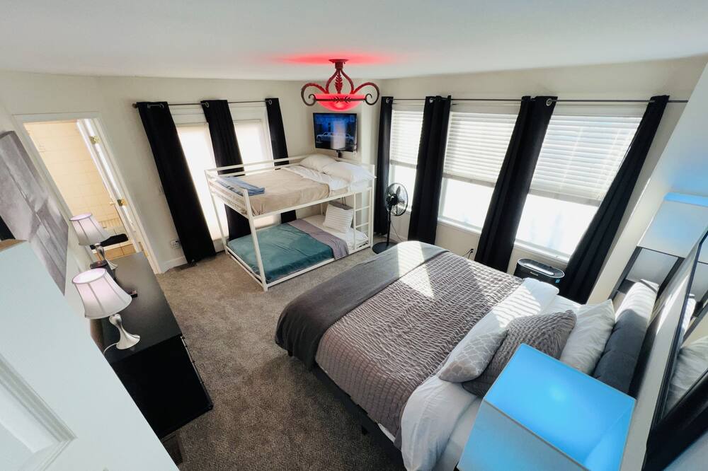 Photo of Bedroom in Curtis Park