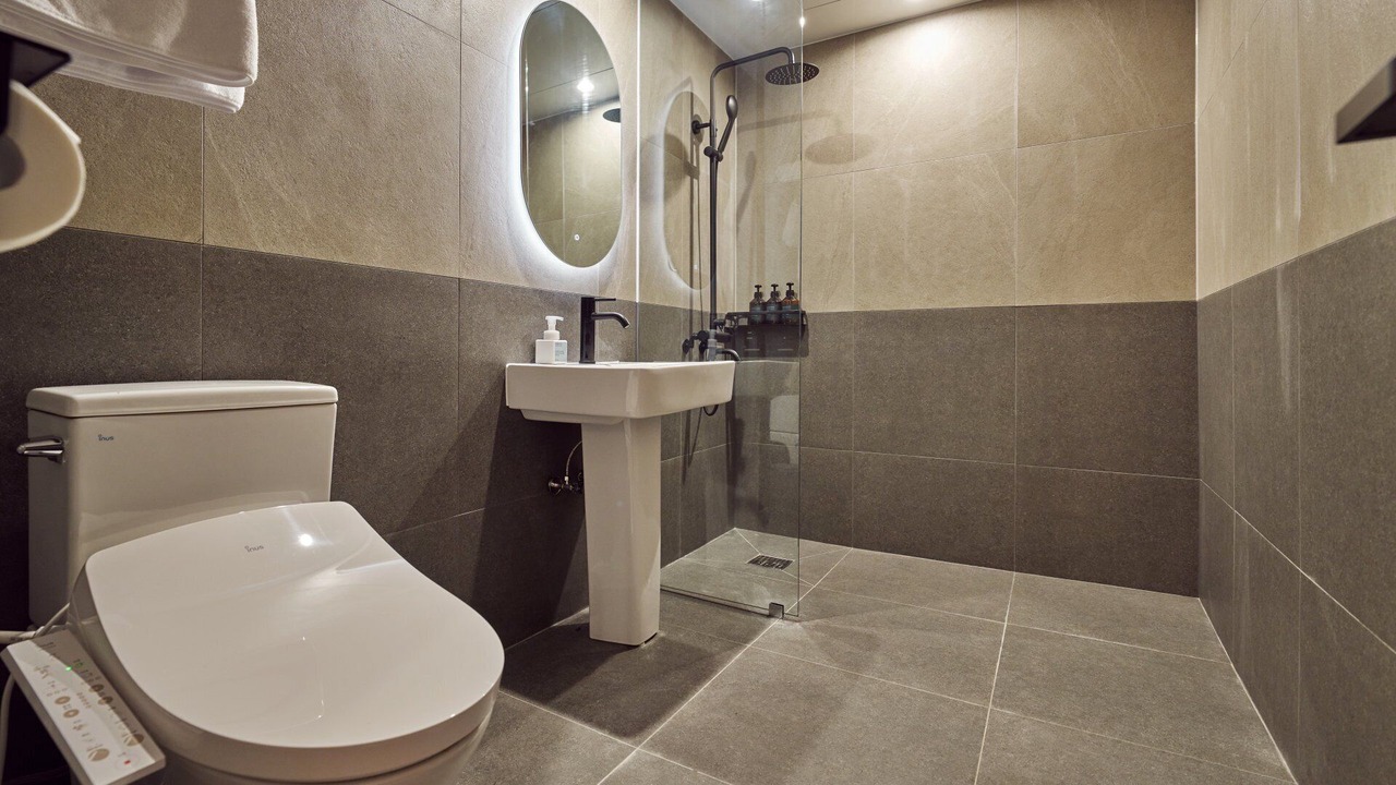 Photo of Bathroom in Samsan-dong