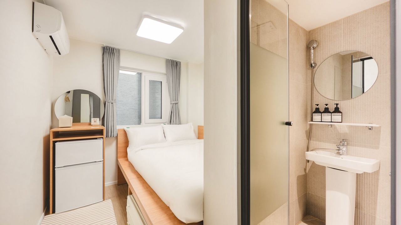 Photo of Bedroom in Sinchon-dong