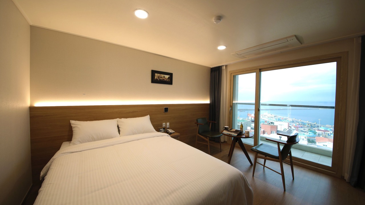 Photo of Bedroom in Downtown