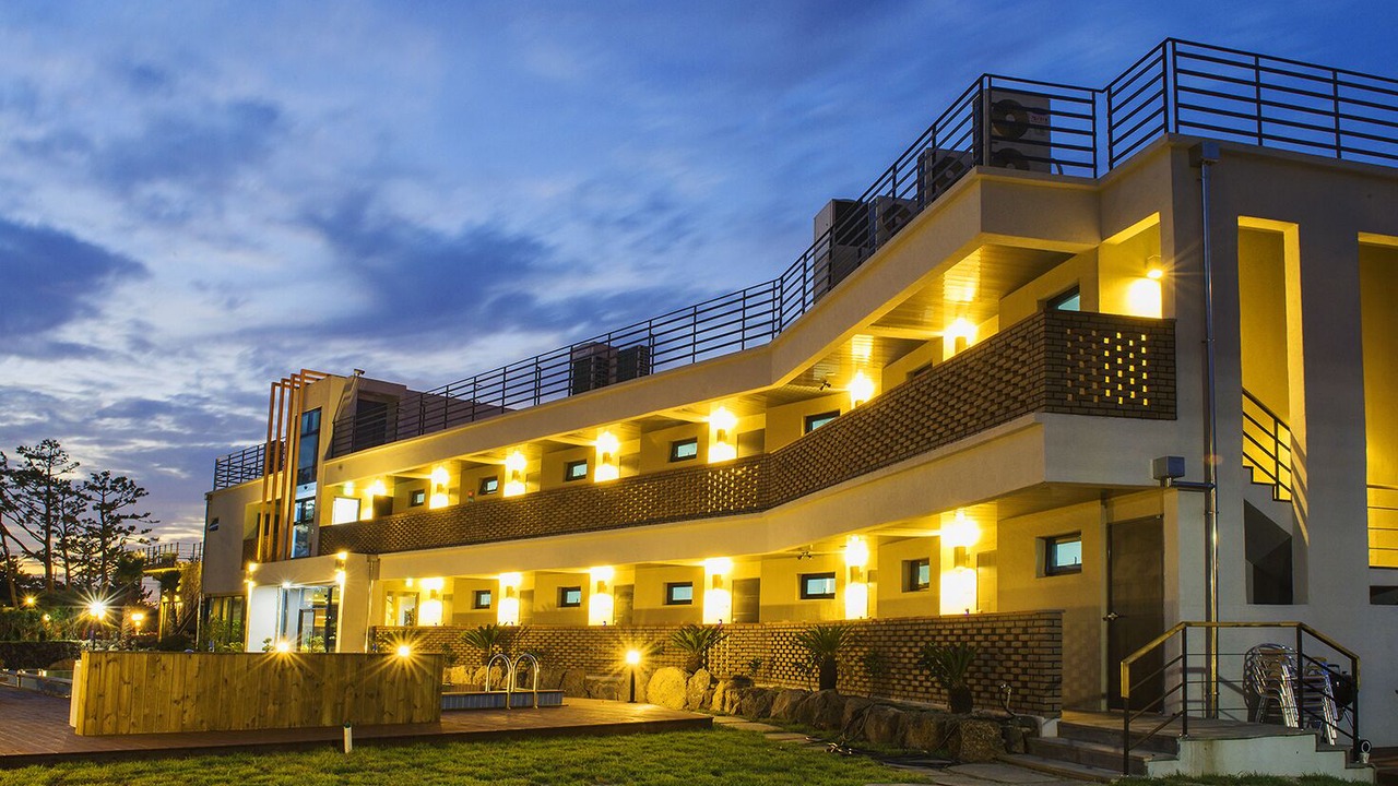 Photo of Outdoor in Hallim