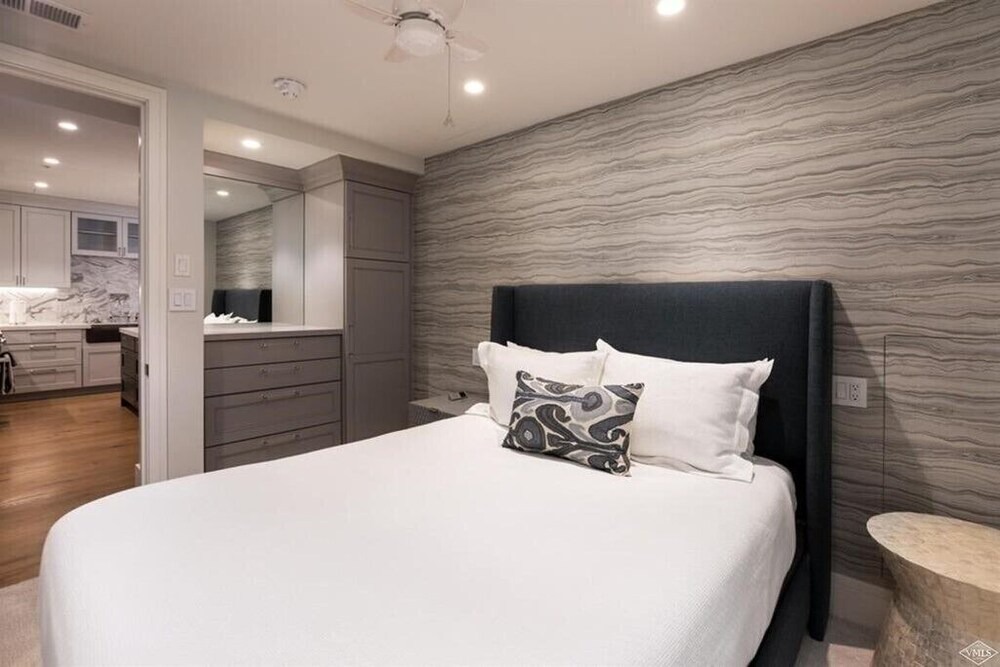 Photo of Bedroom in Highlands Townhomes