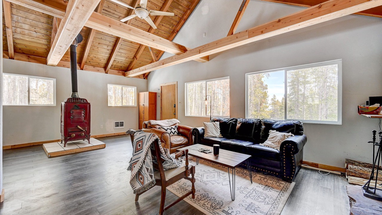 Photo of Livingroom in Evergreen