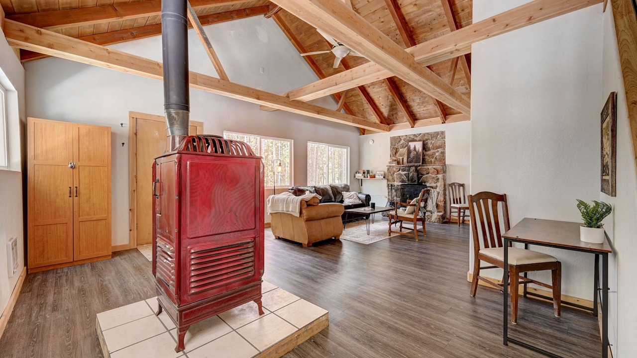 Photo of Livingroom in Evergreen