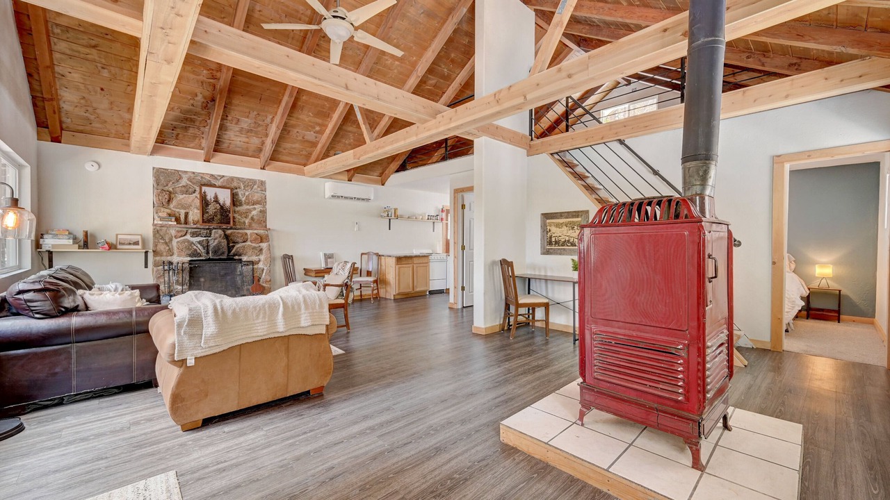 Photo of Livingroom in Evergreen