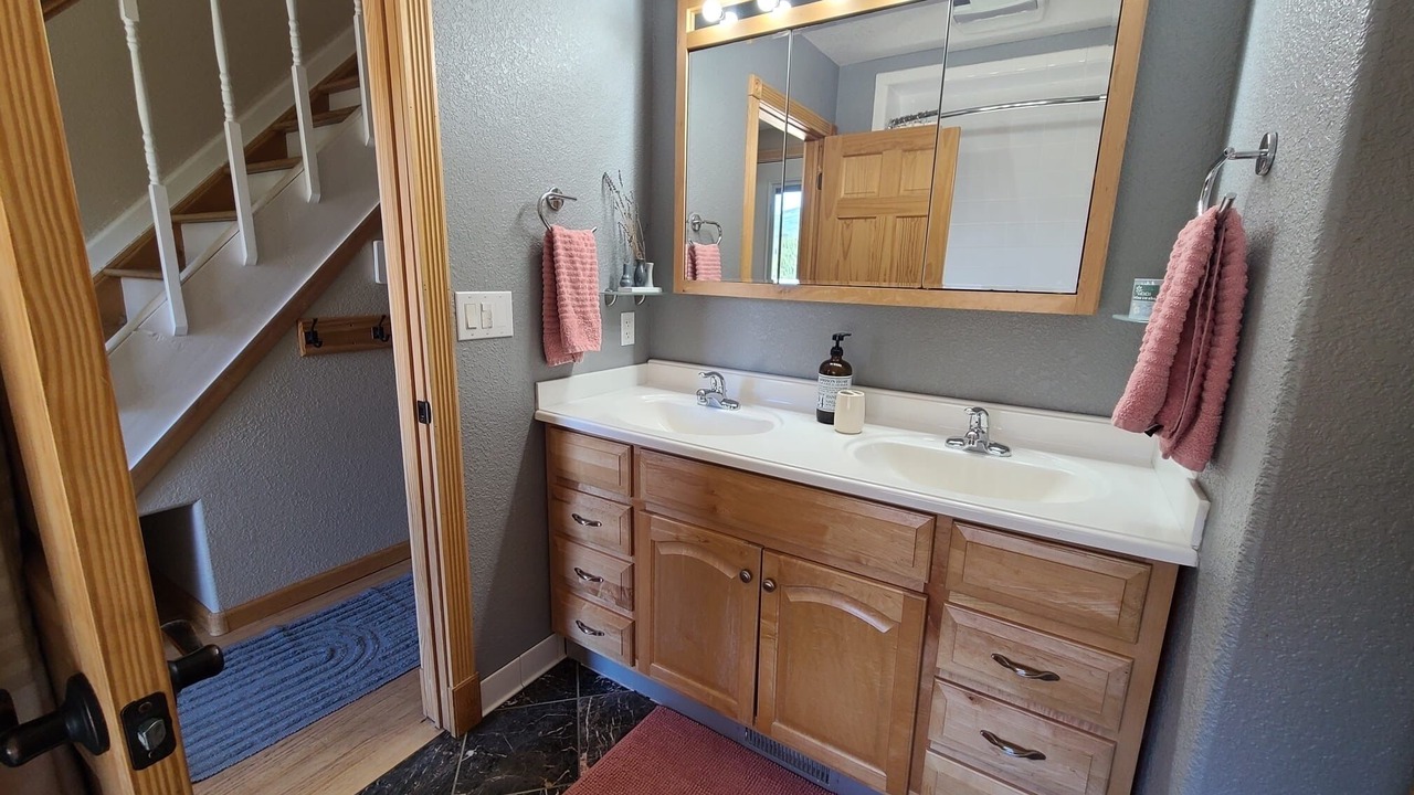 Photo of Bathroom in Shadow Mountain