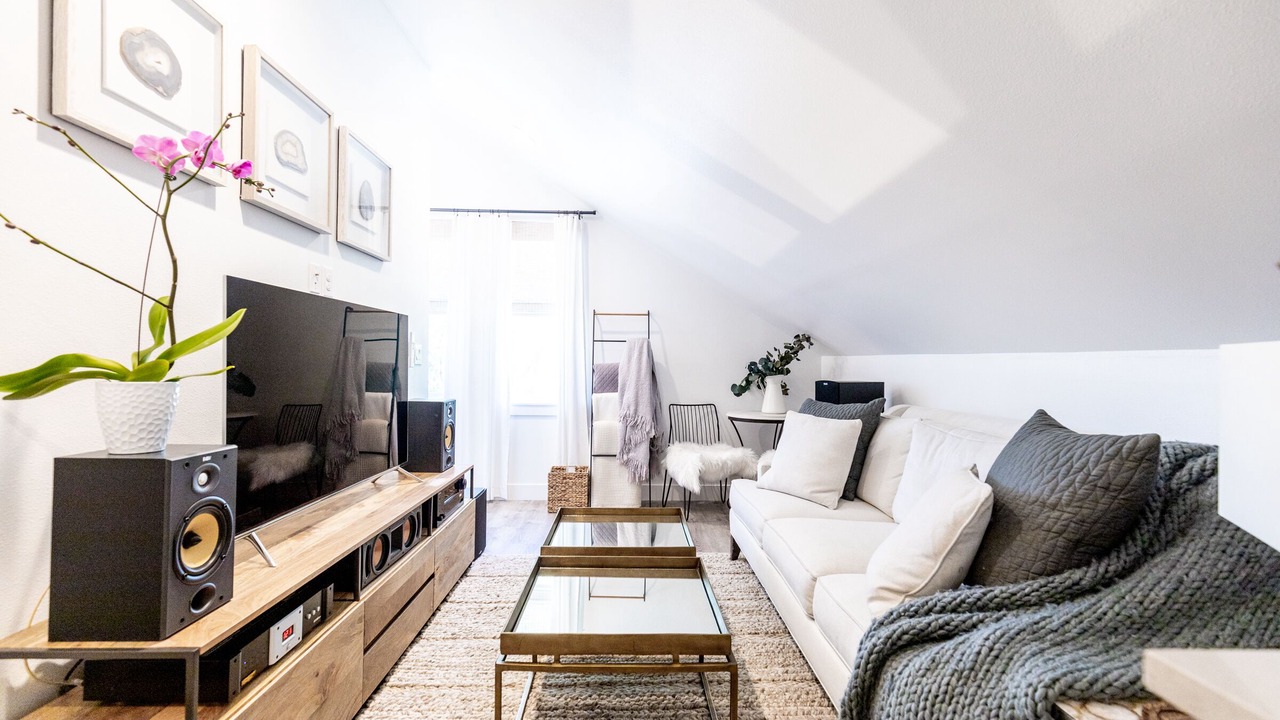 Photo of Livingroom in Whittier