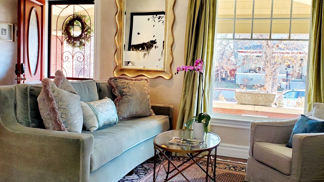 Photo of Livingroom in Washington Park West