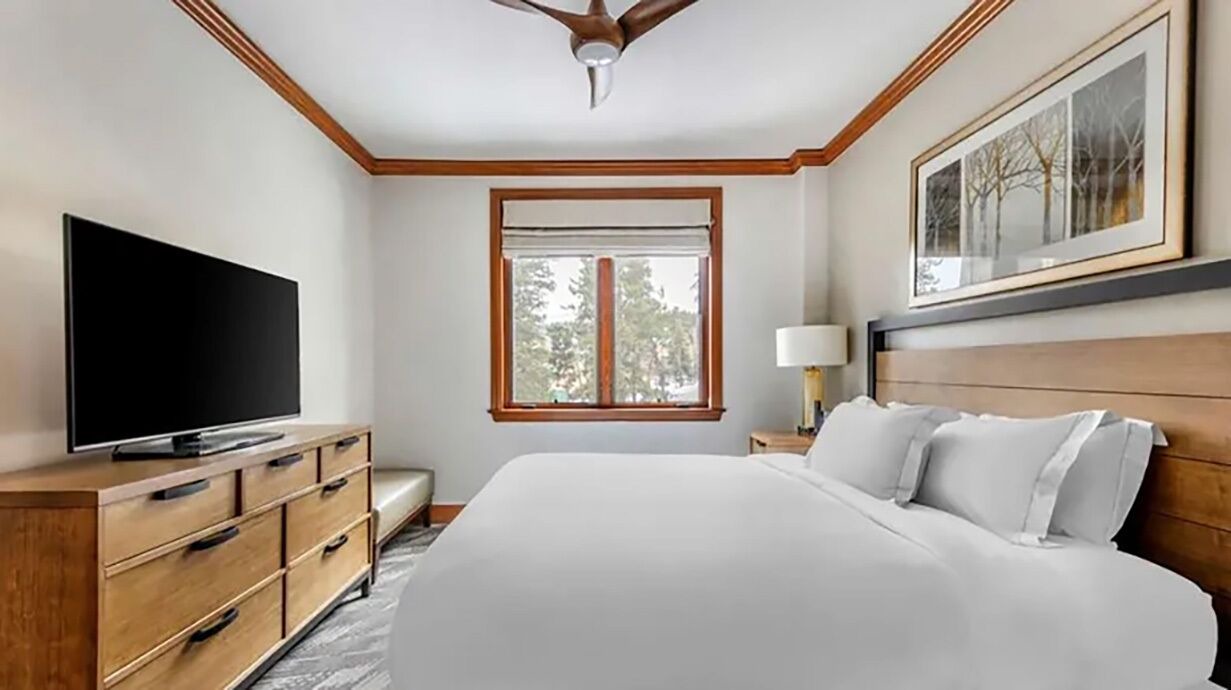 Photo of Bedroom in Peak 9