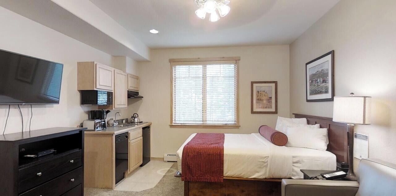 Photo of Bedroom in Four O'Clock