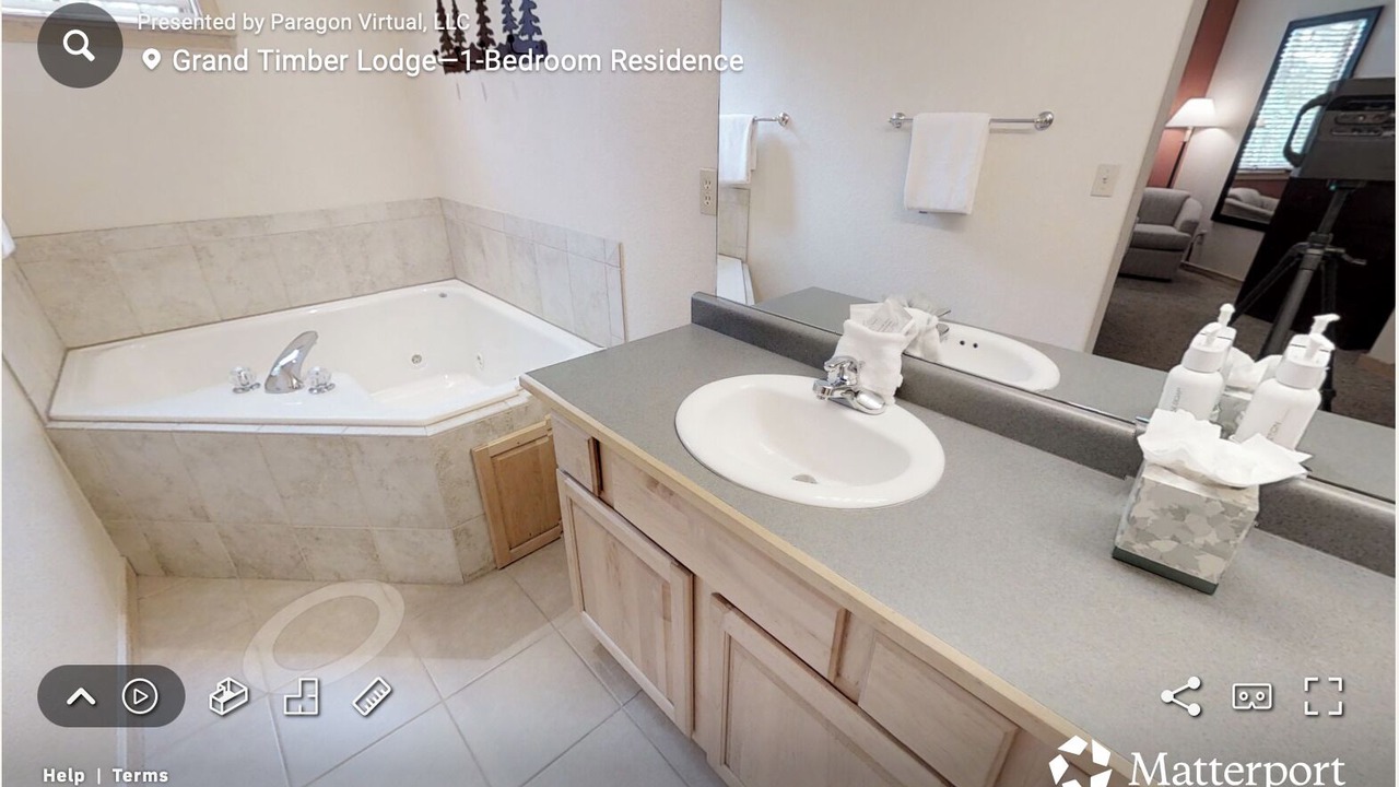 Photo of Bathroom in Four O'Clock