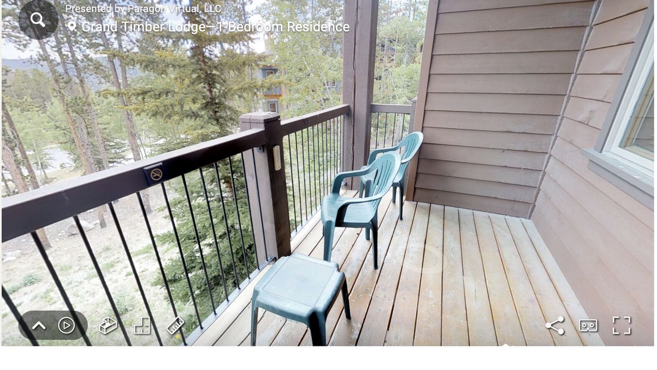 Photo of Outdoor in Four O'Clock
