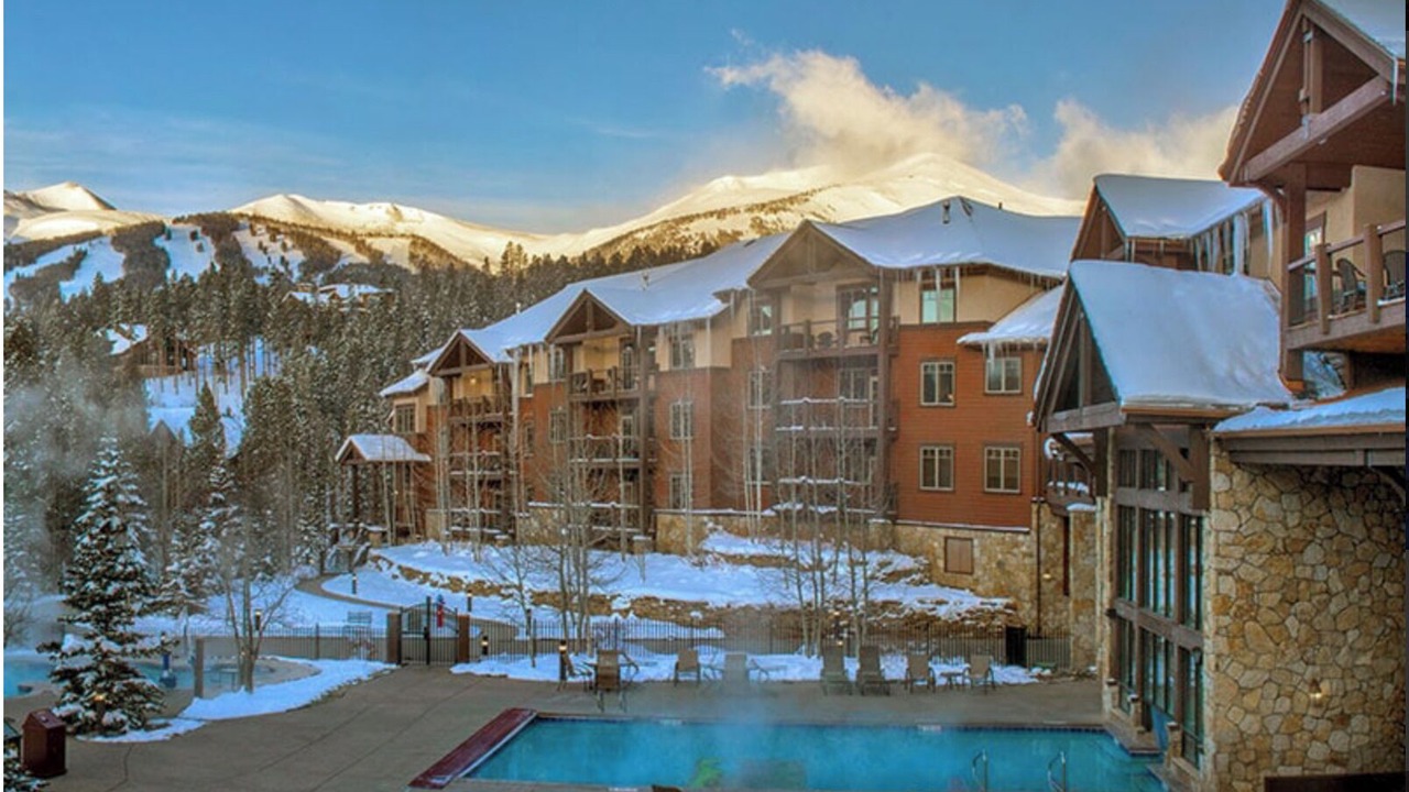 Photo of Outdoor in Four O'Clock