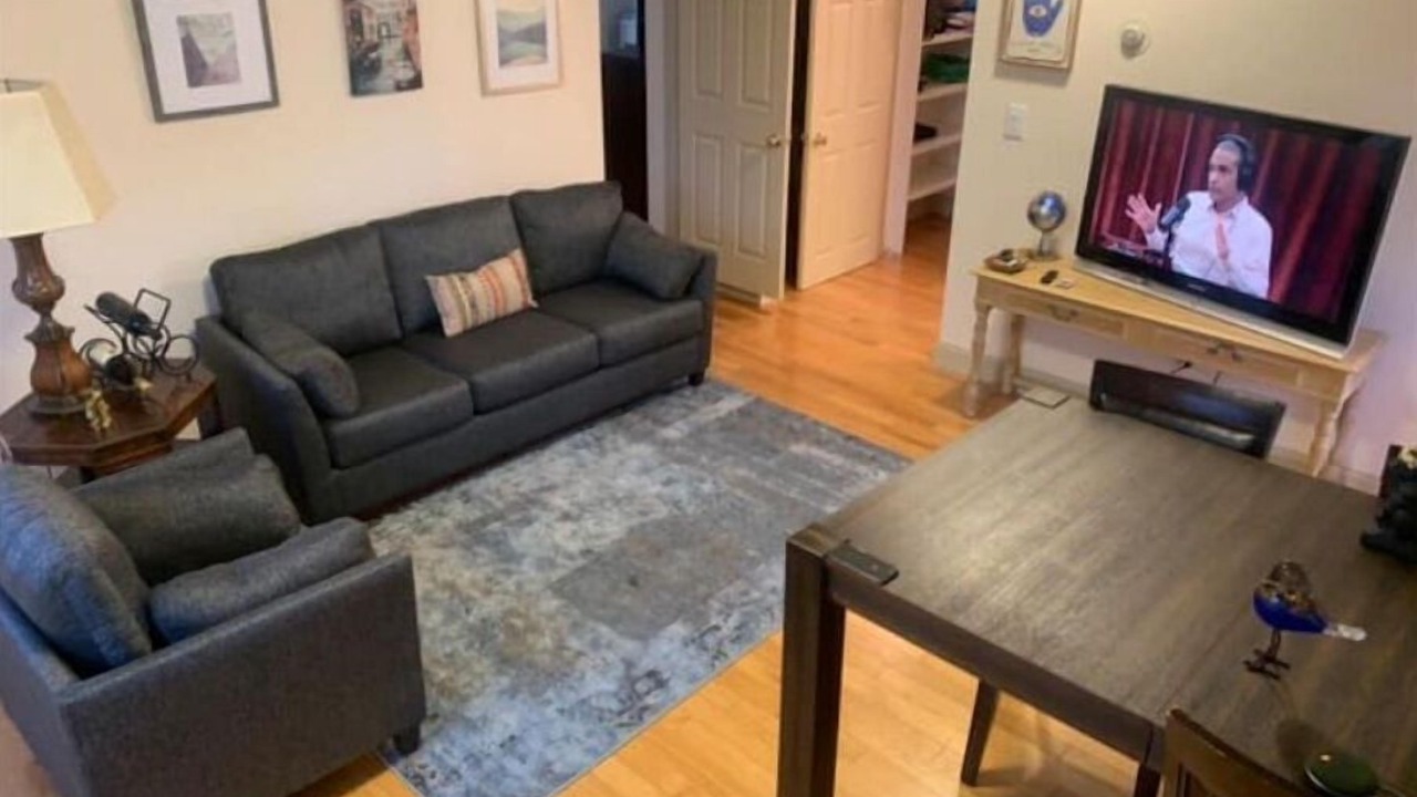 Photo of Livingroom in North Riverdale