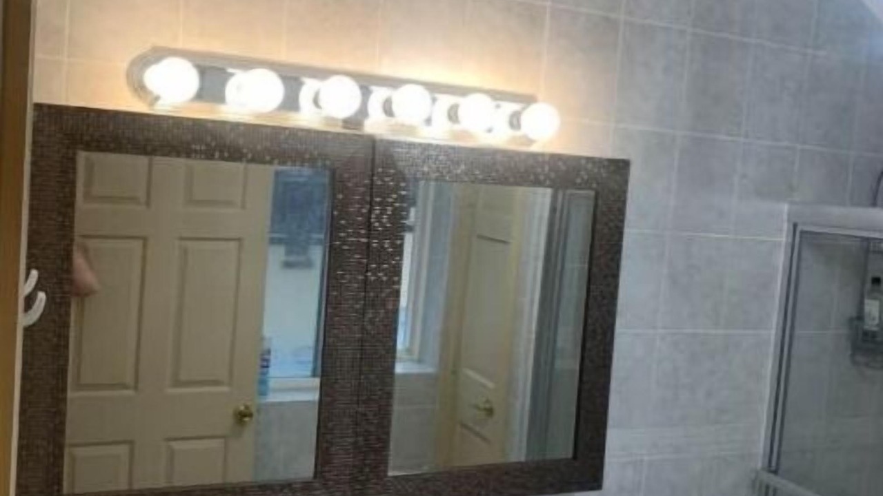 Photo of Bathroom in North Riverdale