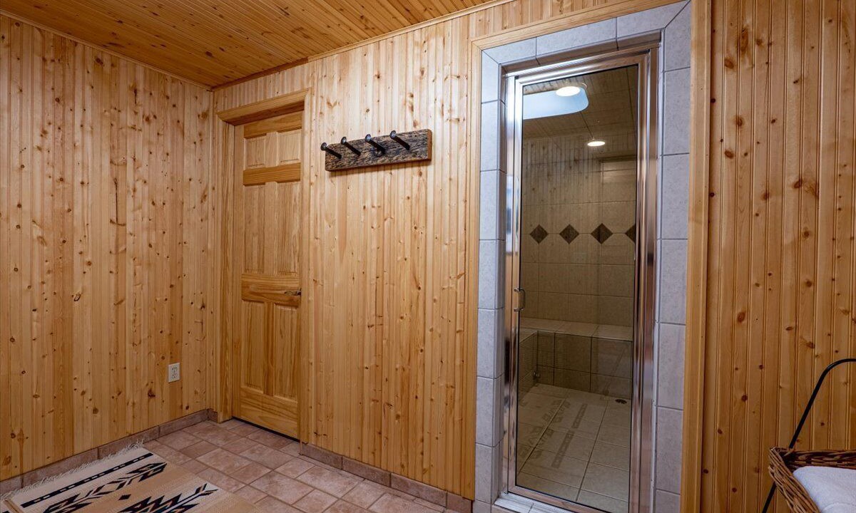 Photo of Bedroom in Lake George