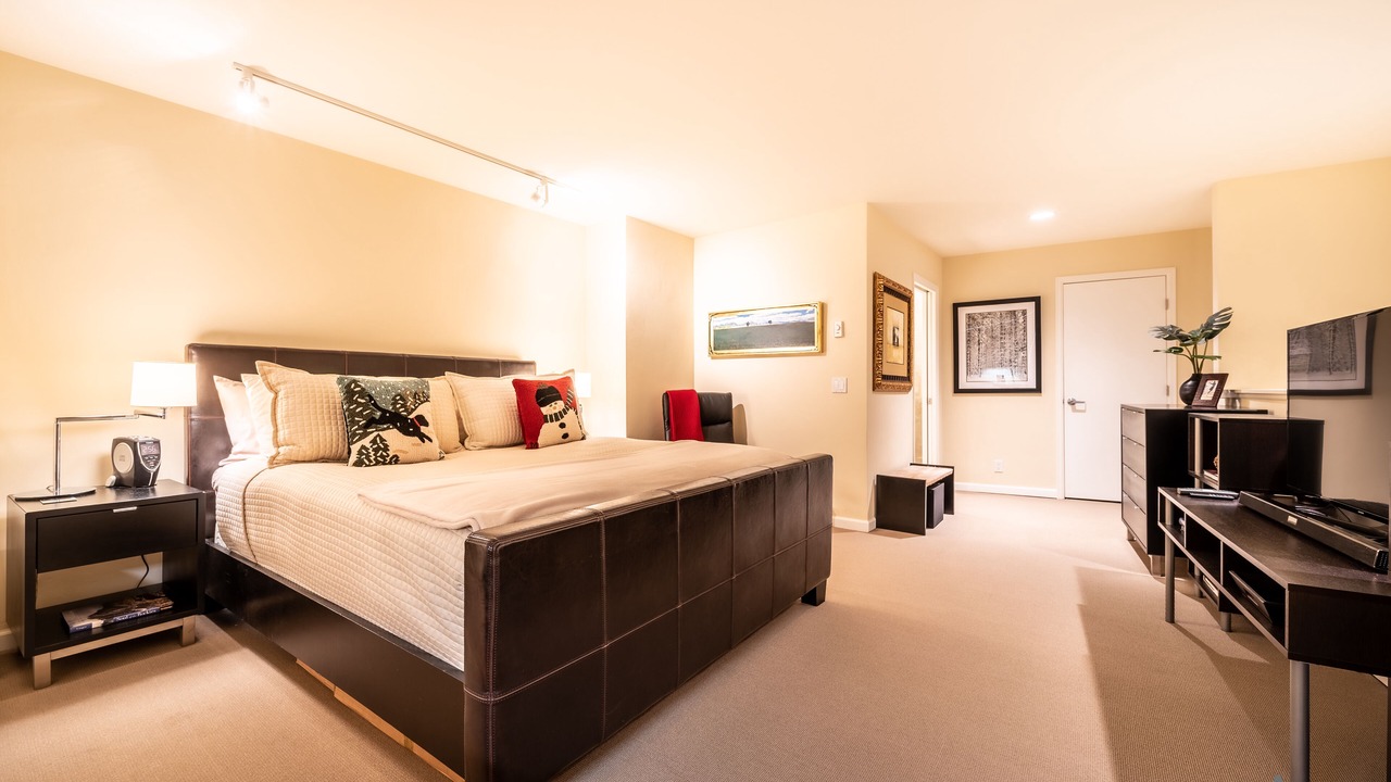 Photo of Bedroom in Avon