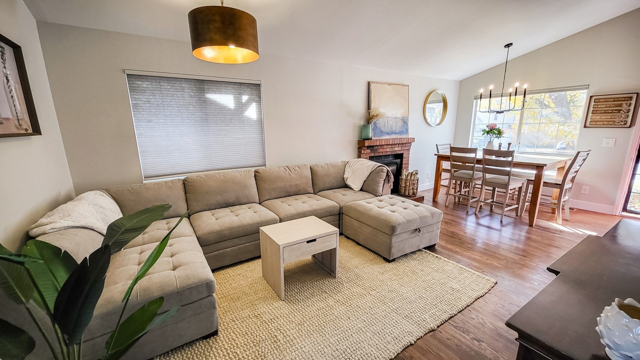 Photo of Livingroom in Berkley