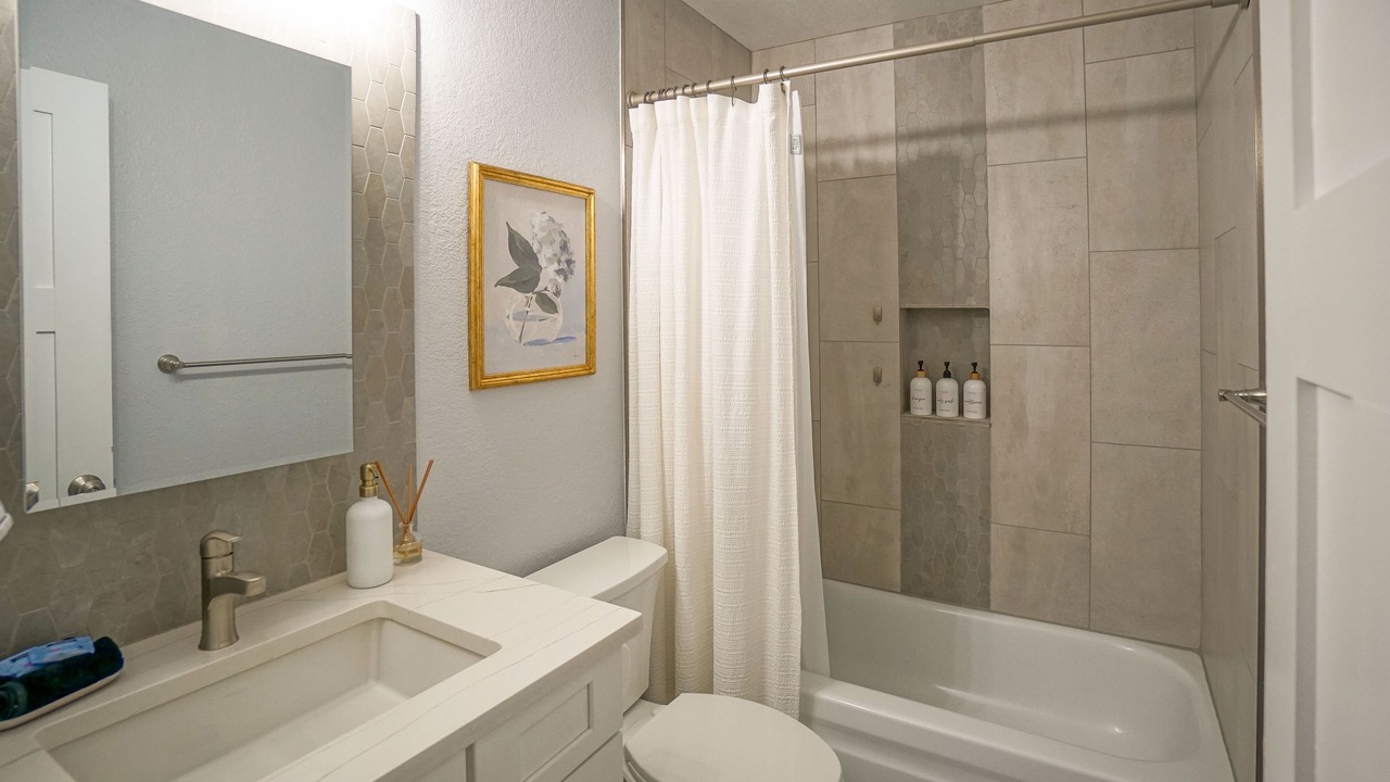 Photo of Bathroom in Glenwood Grove - North Iris