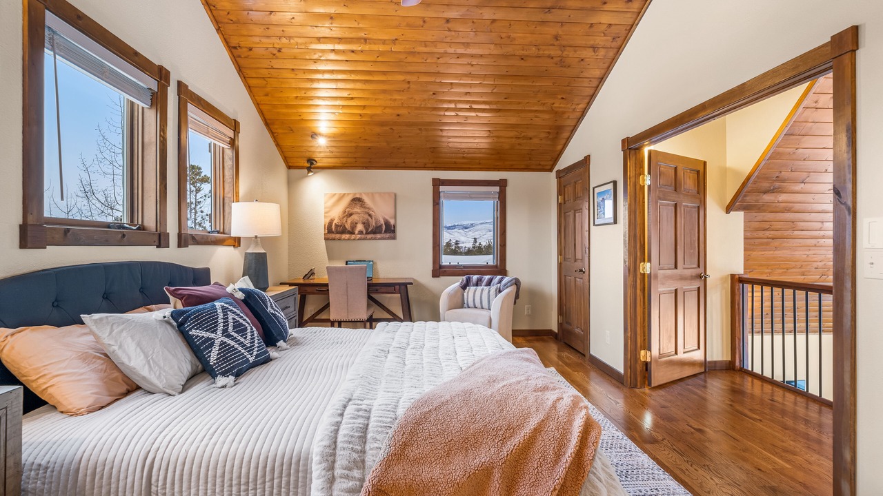 Photo of Bedroom in Grand Lake