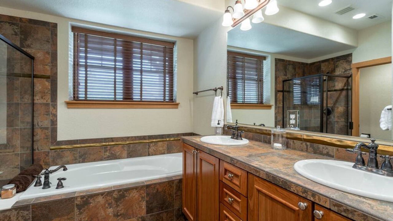 Photo of Bathroom in Rendezvous