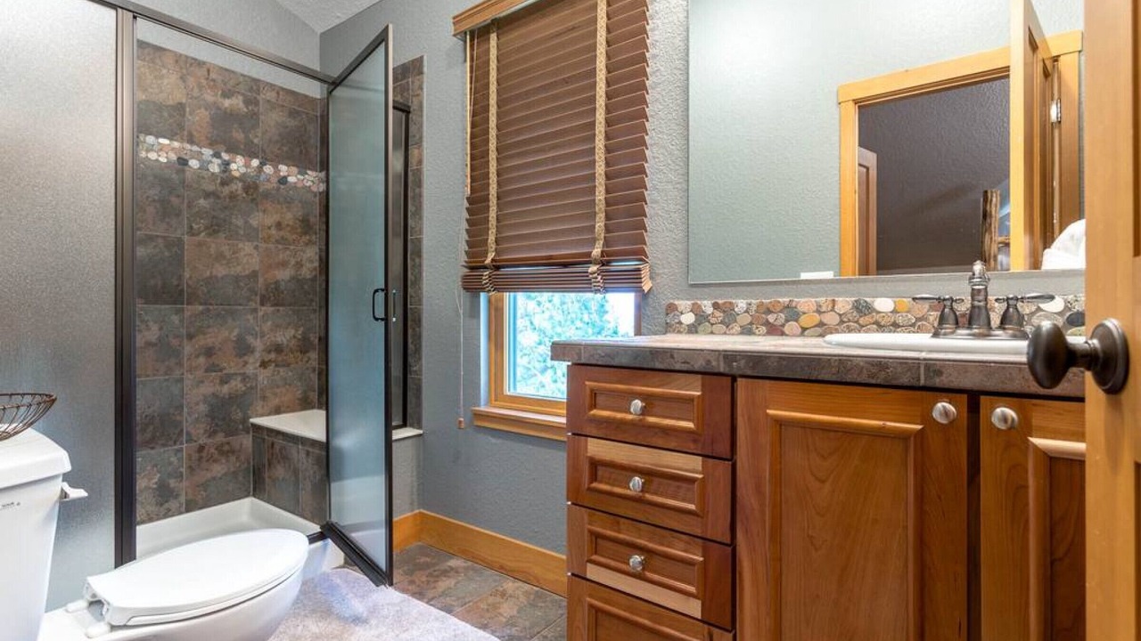Photo of Bathroom in Rendezvous