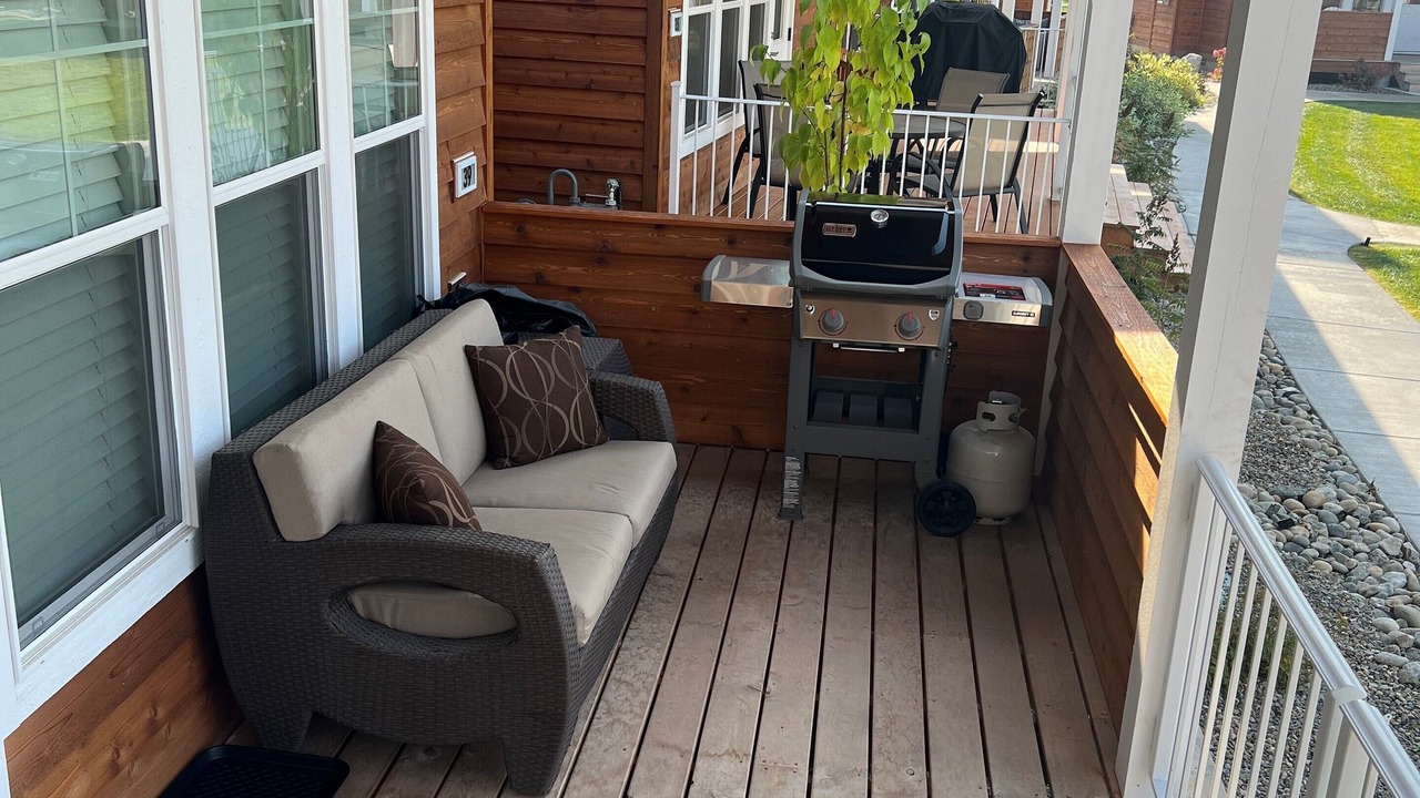 Photo of Patio Balcony in Dover Bay
