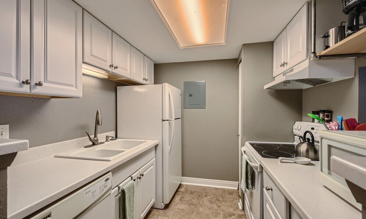 Photo of Kitchen in Aurora Highlands