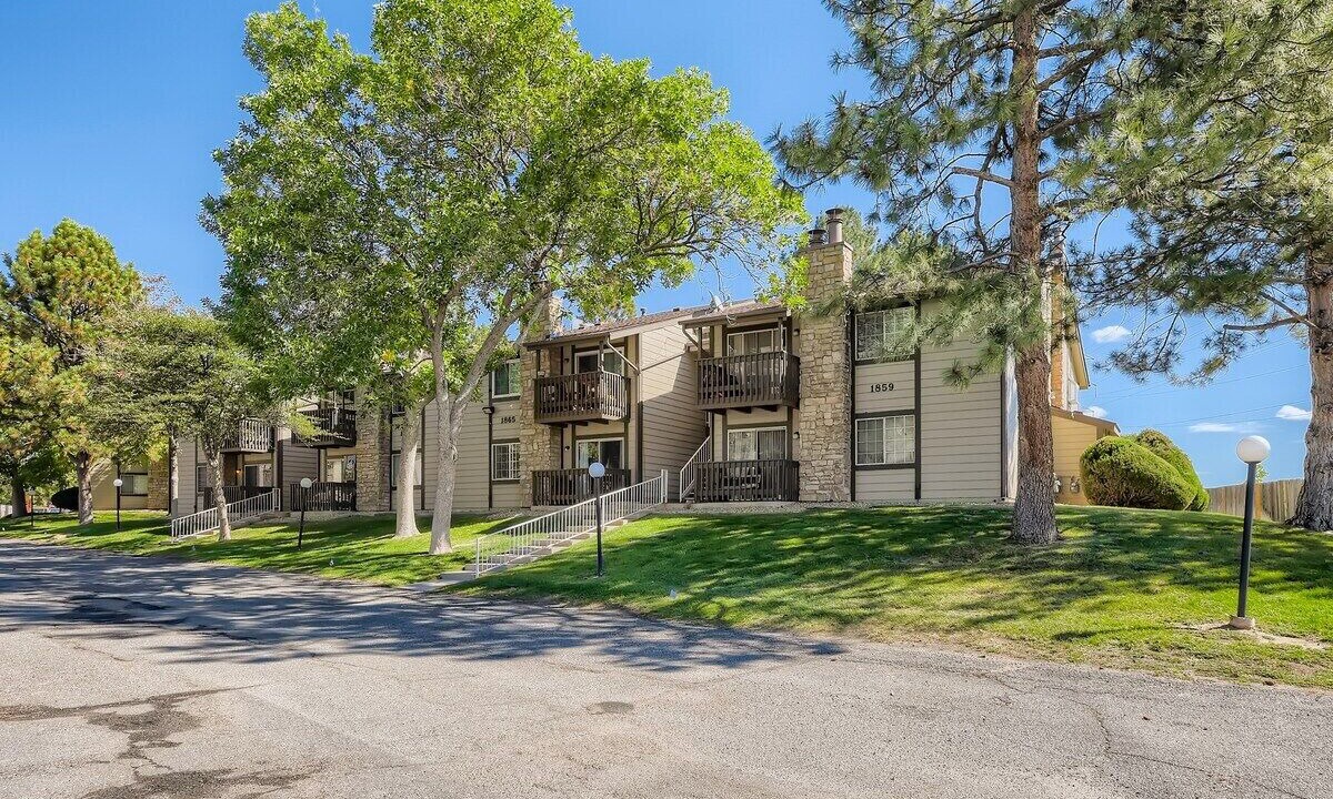 Photo of Outdoor in Aurora Highlands