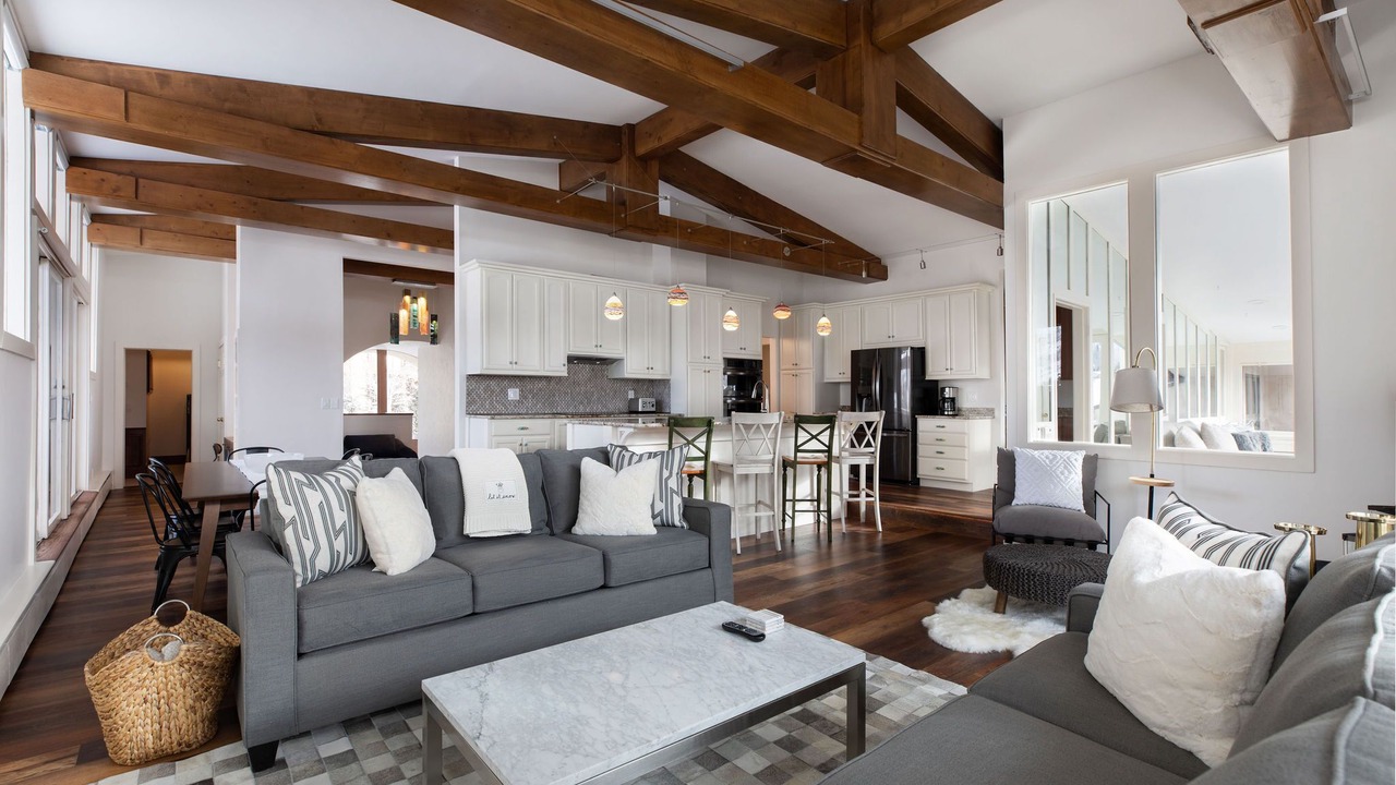 Photo of Livingroom in Vail