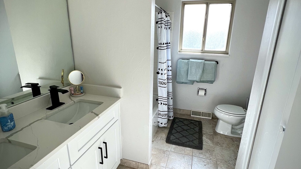 Photo of Bathroom in Sixth Ave West