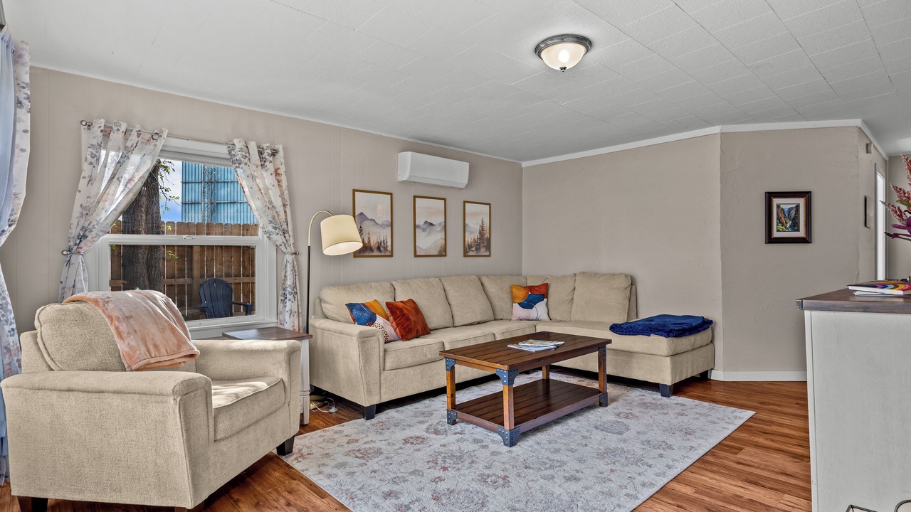 Photo of Livingroom in Montrose