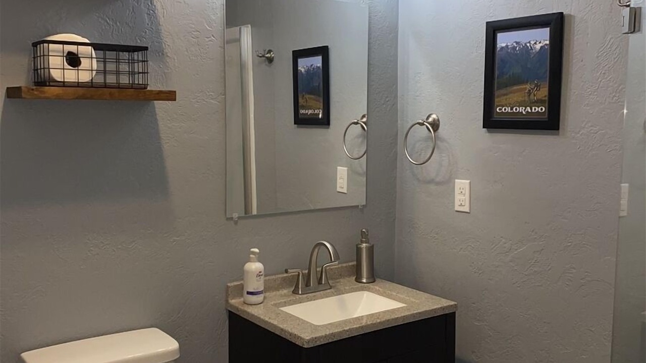Photo of Bathroom in Alamosa
