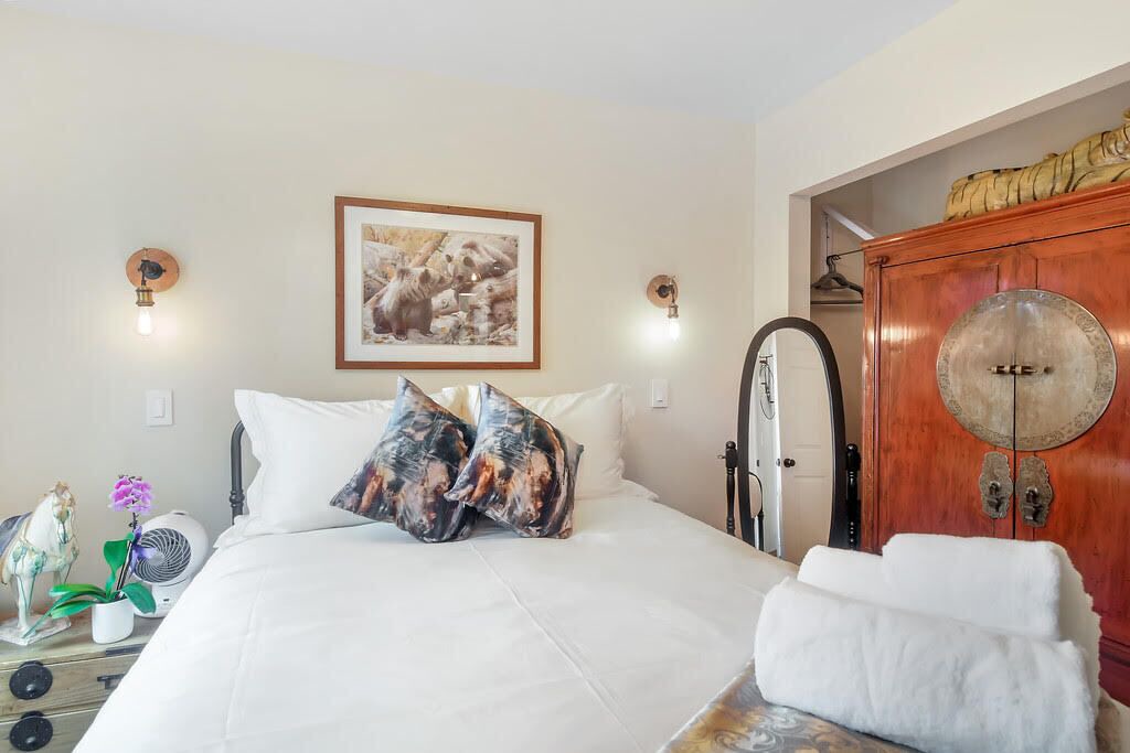 Photo of Bedroom in Evergreen West Central