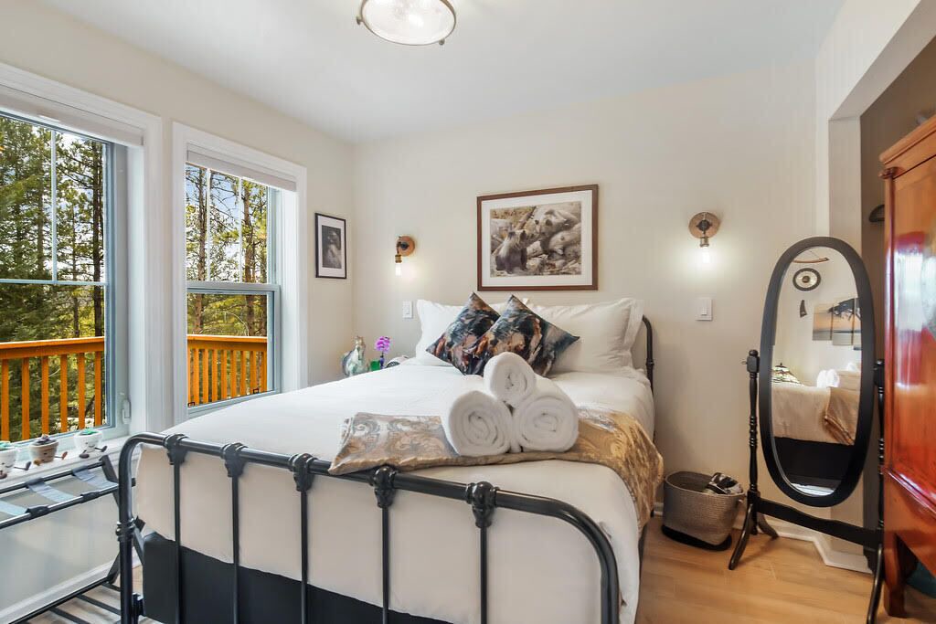 Photo of Bedroom in Evergreen West Central