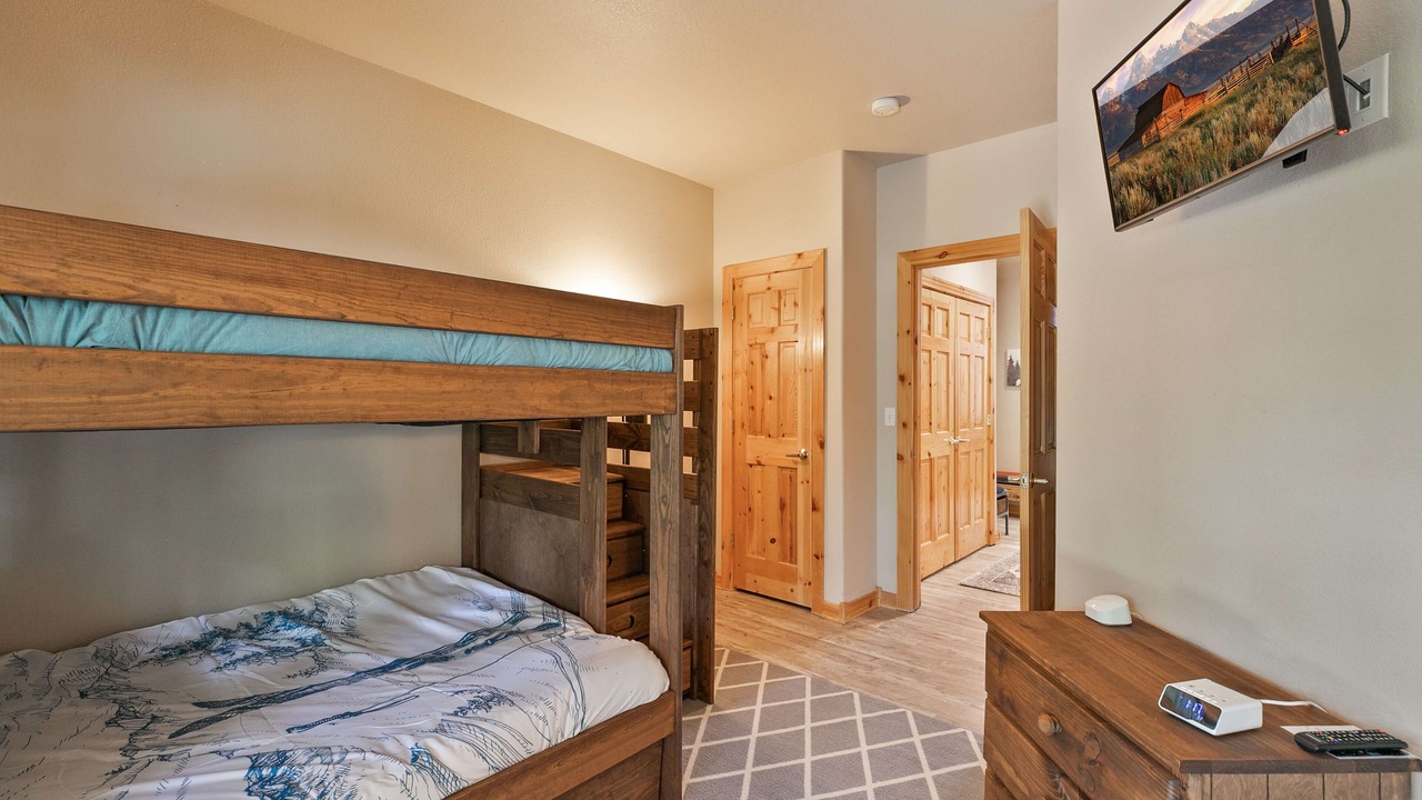 Photo of Bedroom in Four O'Clock