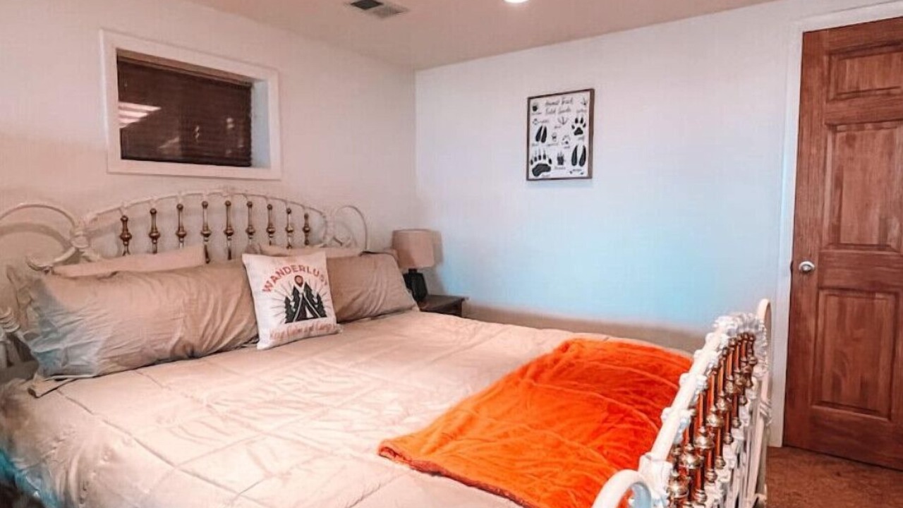 Photo of Bedroom in Michigan Hill