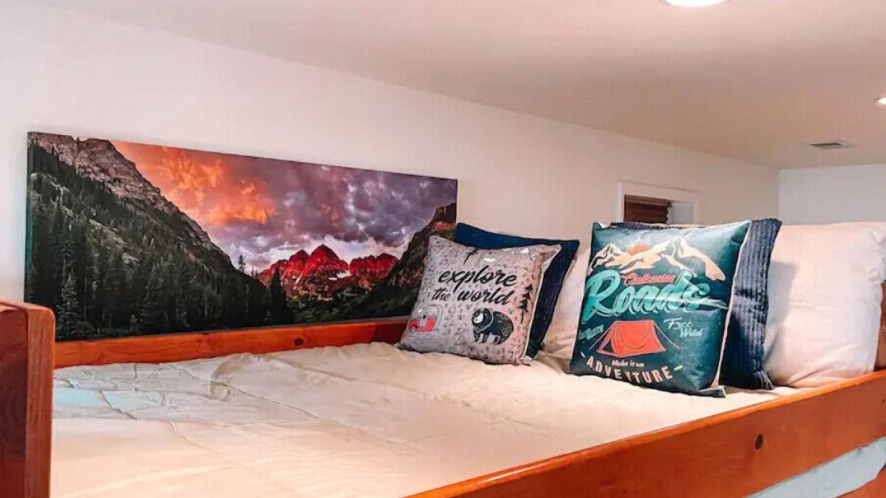 Photo of Bedroom in Michigan Hill