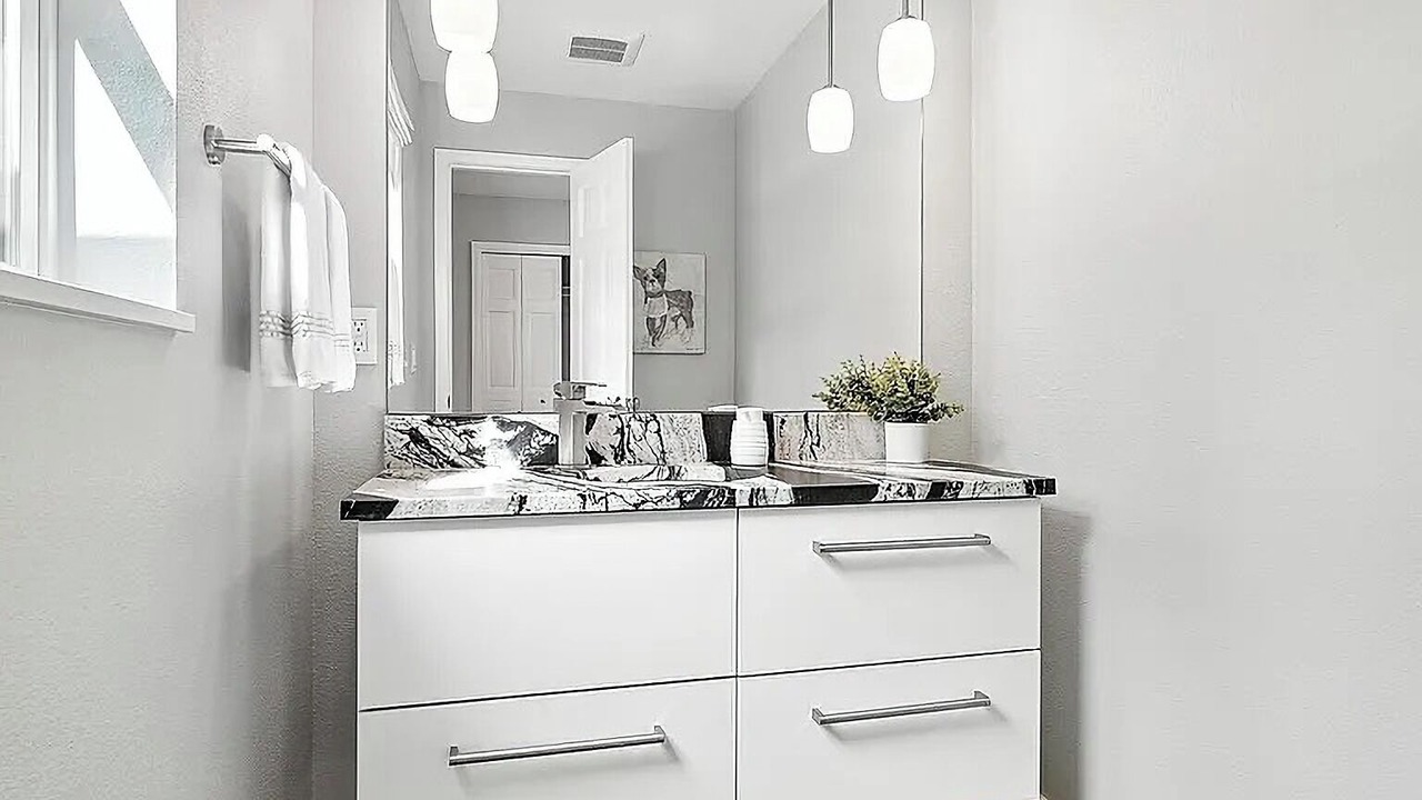 Photo of Bathroom in Orange Orchard