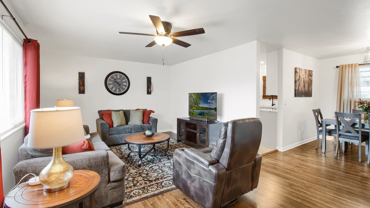 Photo of Livingroom in Belmar Park