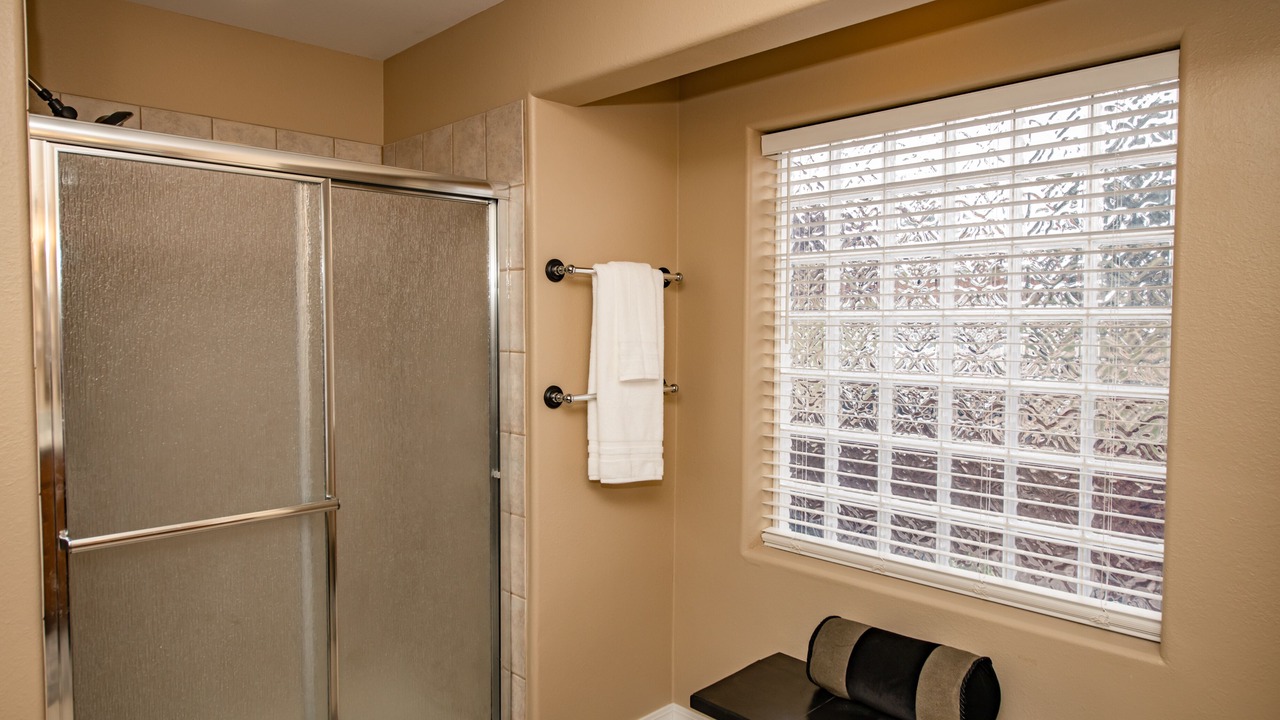 Photo of Bathroom in Lake Hatcher Park