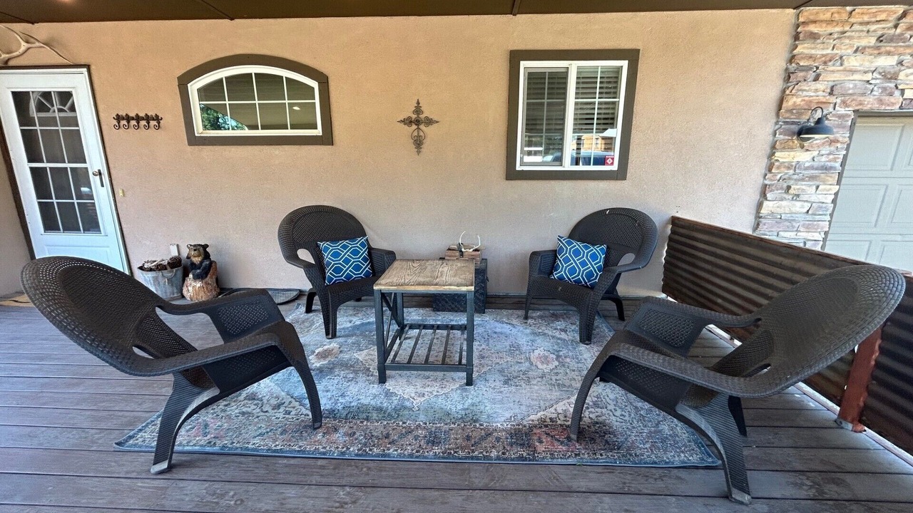 Photo of Patio Balcony in Lake Hatcher Park